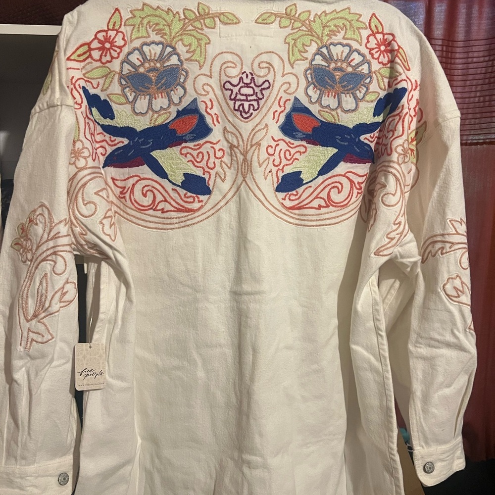 We The Free Take Flight White Button-Front Shirt with Multicolor Embroidery - Picture 2 of 2